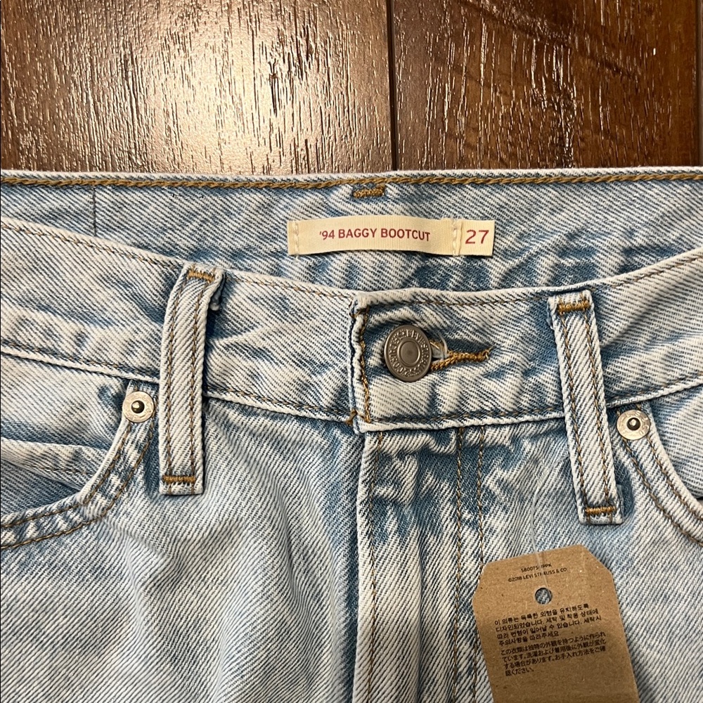Levi's Light Blue Women's Mid Rise Baggy Jeans - Picture 3 of 10